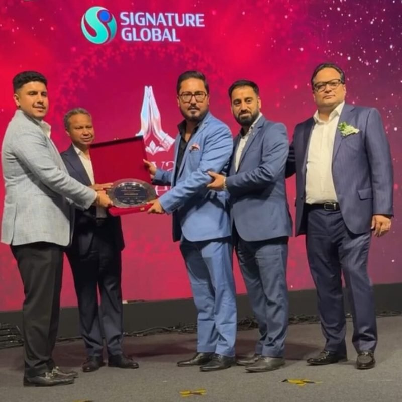 Signature Sarvam